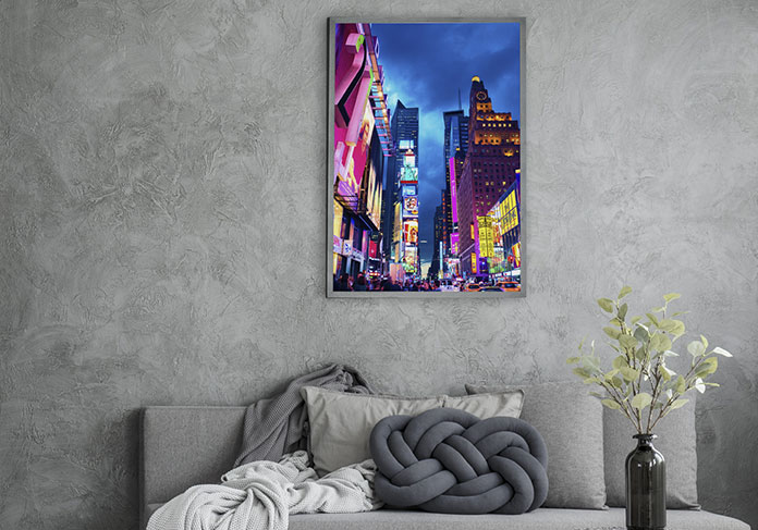 Nocny widok w industrialnym wnętrzu 