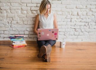 Jak wyczyścić podłogę w samochodzie? Jak wyczyścić podłogę w samochodzie?