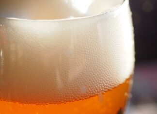 Co rozpuszcza nagar olejowy?