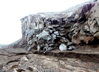 Jak wypłukać silnik z oleju?