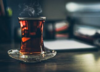 Sklep Ahmad Tea i herbata czarna – tradycja, smak i elegancja w filiżance herbata czarna
